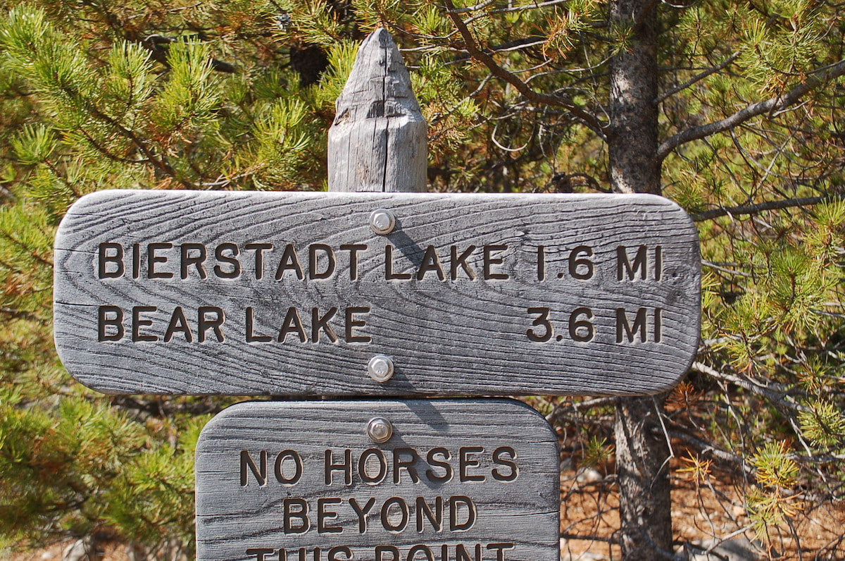 hiking trail signs