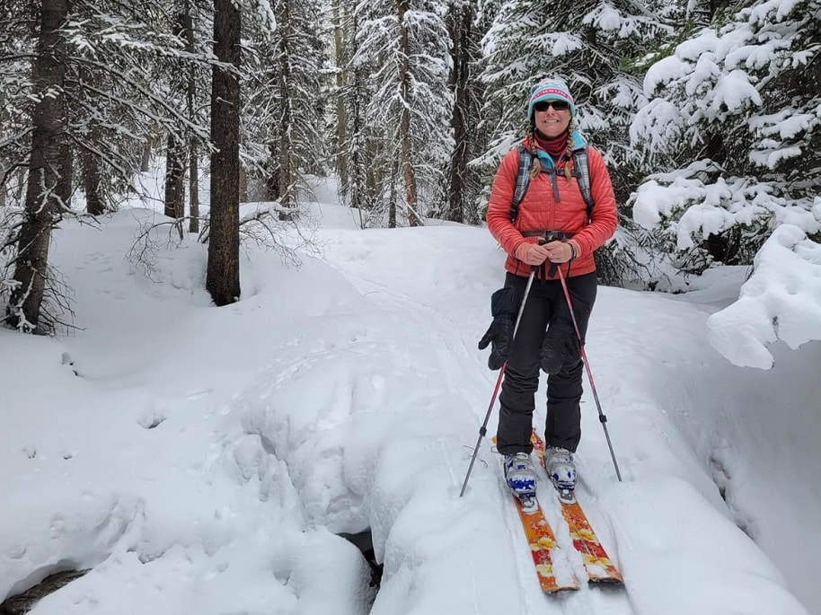 Rebecca Detterline cross-country skiing in Rocky Mountain National Park